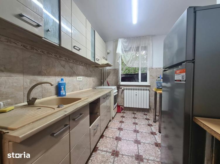 Apartament cu 3 camere decomandat în Dristor