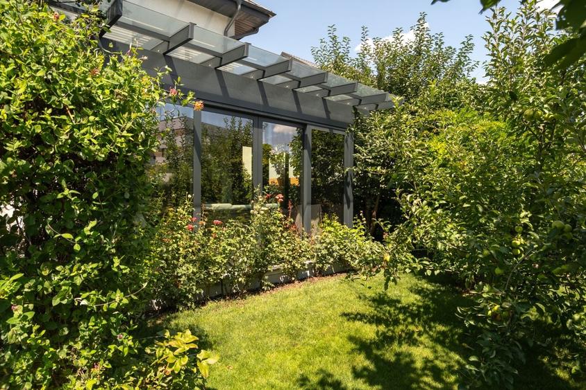 Casă individuală, elegantă, discretă, lumină naturală și confort autentic - 48
