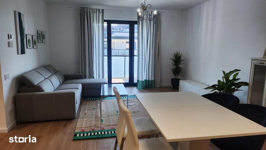 Apartament cu 3 camere semidecomandat în Dâmbul Rotund