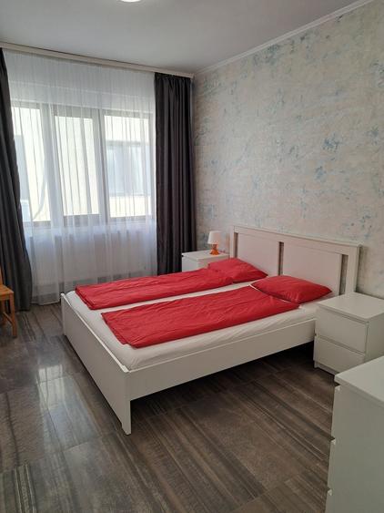 Apartament cu 3 camere semidecomandat în Central