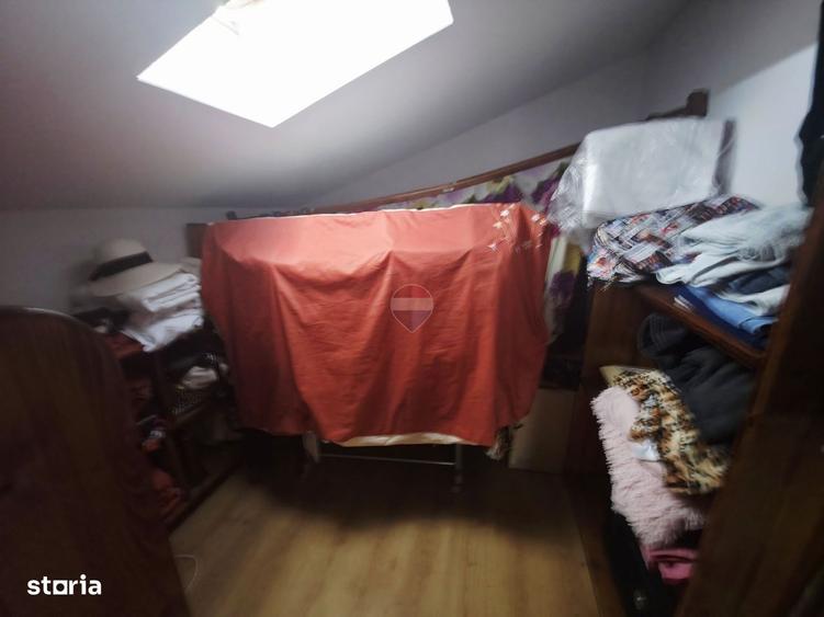Casă cu 4 camere în Izvoare