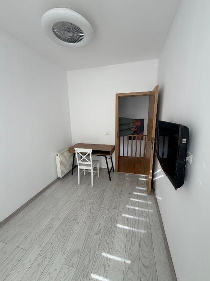 Apartament cu 3 camere decomandat, mobilat în Torontalului