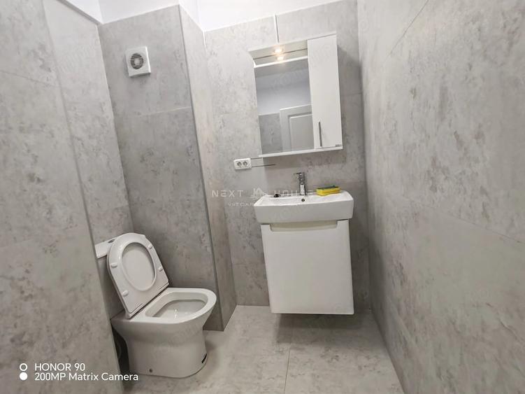 Apartament cu 3 camere decomandat în Parcul Carol