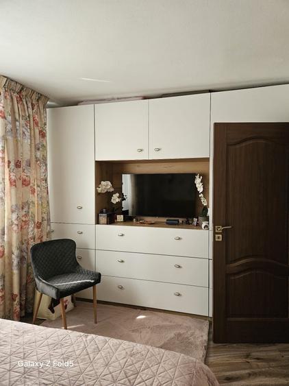 Apartament cu 3 camere semidecomandat în Central
