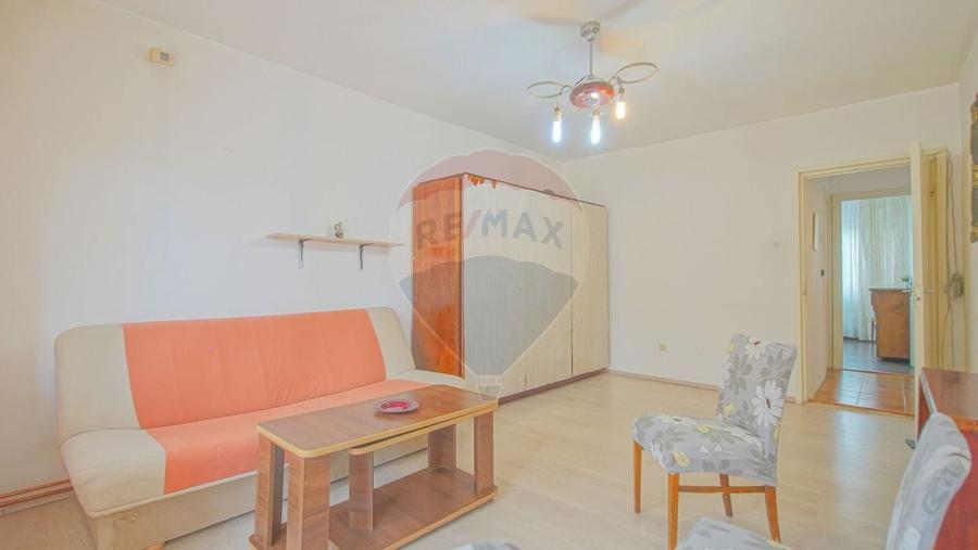 Apartament 2 cam de închiriat Zona Griviței Mobilat și utilat etaj 1 - 1