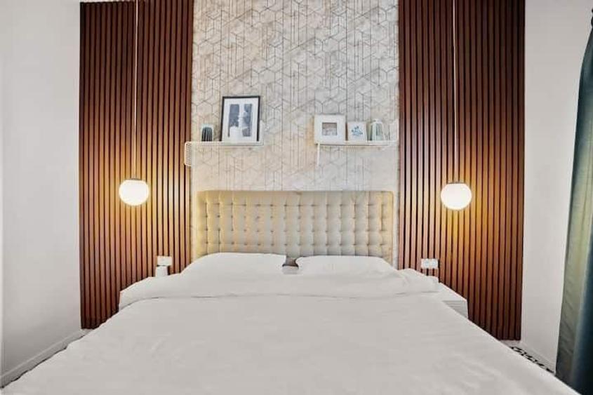 Apartament cu 6 camere decomandat, mobilat în Magheru
