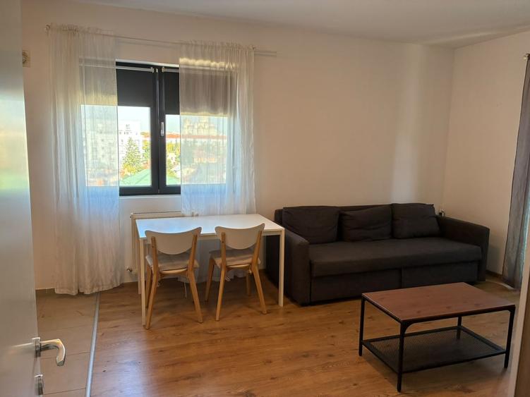 Apartament cu 2 camere semidecomandat în Parcul Carol