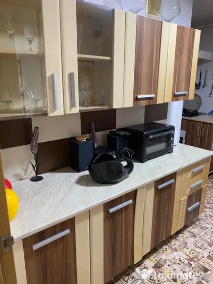 Apartament cu 4 camere decomandat în Central
