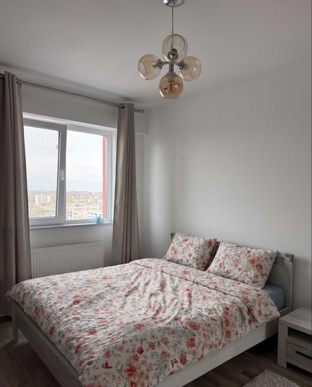Apartament cu 3 camere decomandat în Păcii