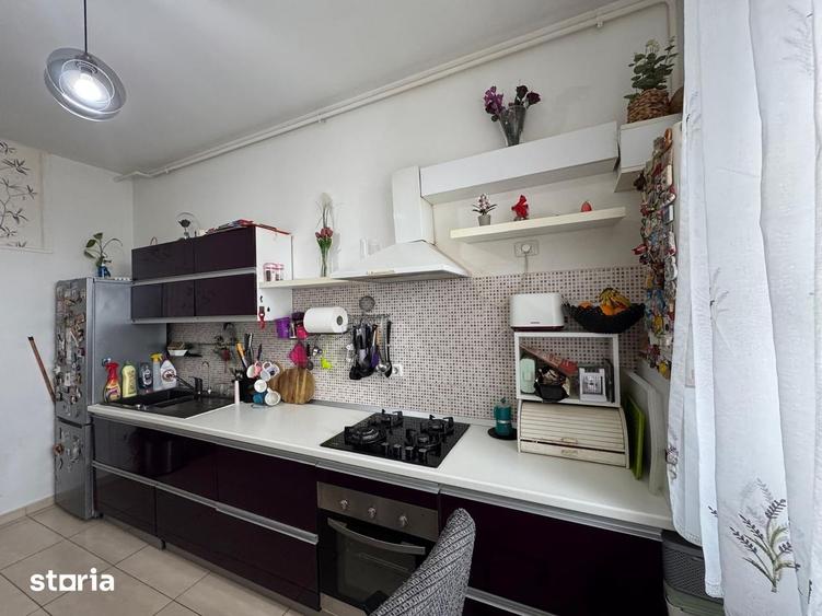Apartament cu 2 camere, mobilat în Central — fotografia 3