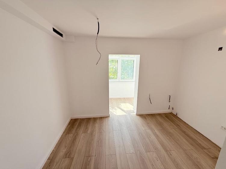 Apartament cu 3 camere decomandat în Micro 19