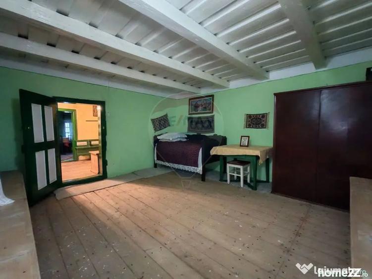 Casă cu 3 camere cu Teren 767 Mp în Poiana Sibiului