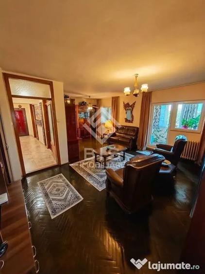 Apartament cu 4 camere decomandat în Central