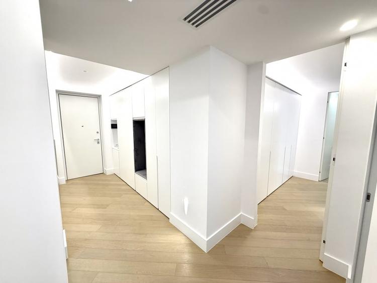 Apartament cu 3 camere decomandat, mobilat în Iancu Nicolae