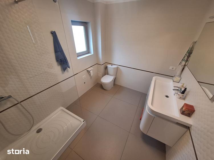 Casă cu 5 camere cu Teren 1200 Mp în Spitalul Județean