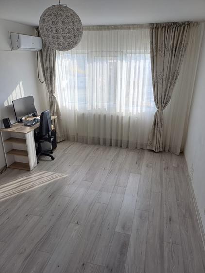 Apartament cu 2 camere semidecomandat, mobilat în Podu Roș
