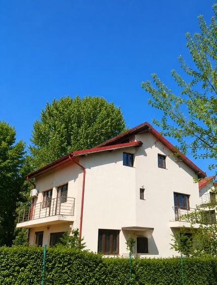 Casă individuală cu 5 camere cu Teren 330 Mp în Nicolae Grigorescu