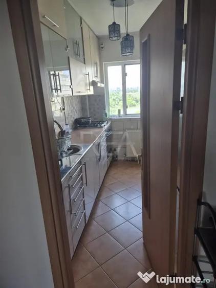 Apartament cu 3 camere semidecomandat în Colentina