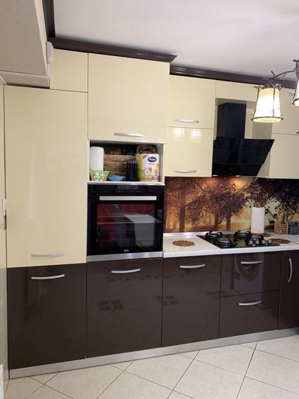 Apartament cu 3 camere decomandat în Nerva Traian