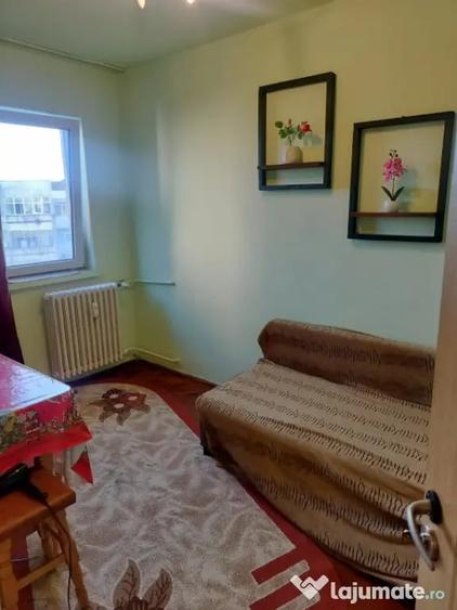 Apartament cu 3 camere decomandat în Valea Rosie