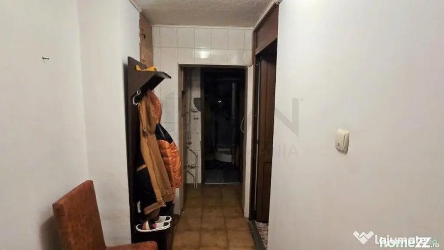 Apartament cu 4 camere semidecomandat în Crângași