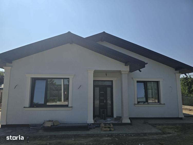 Casă cu 3 camere în Chicerea