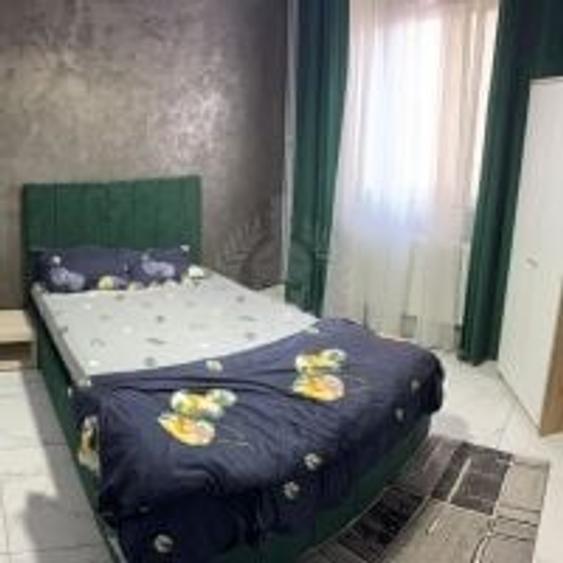 Apartament cu 3 camere decomandat, mobilat în Republicii