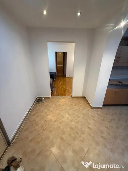 Inchiriere apartament 3 camere central - 2