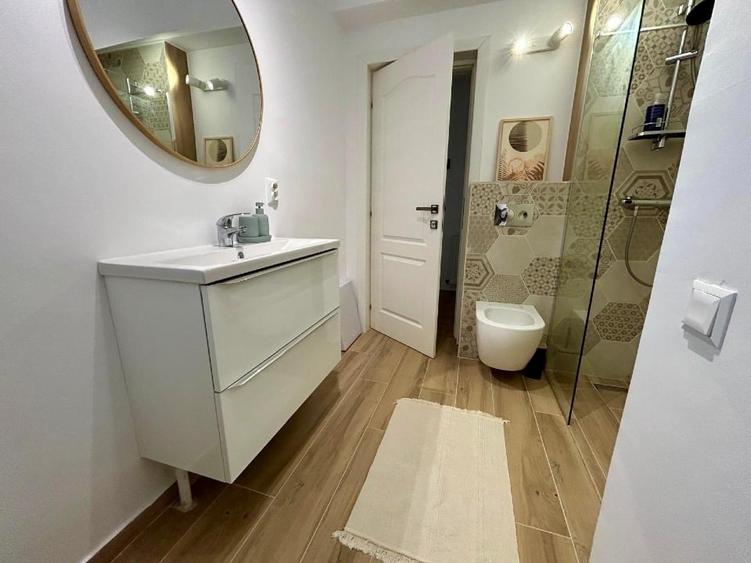 Casă individuală cu 3 camere cu Canalizare în Central