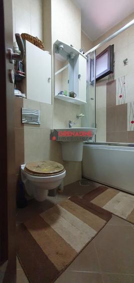 Apartament cu 2 camere decomandat în Tractorul