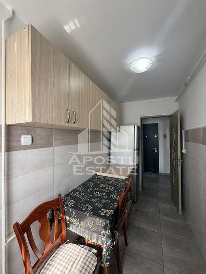 Garsonieră decomandată, mobilată în Steaua