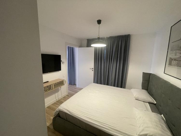 Apartament cu 3 camere decomandat în Banu Manta