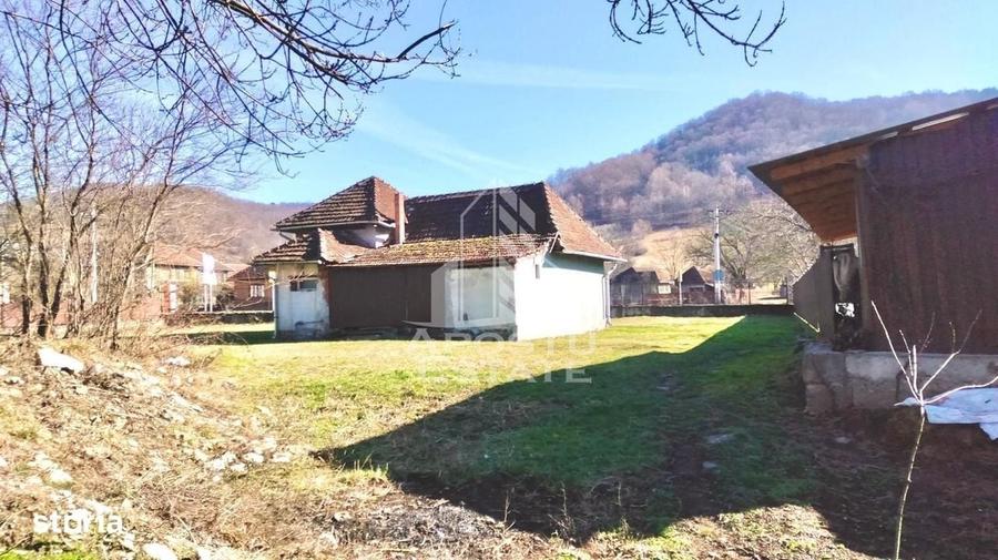 Casă cu 2 camere în Almaș