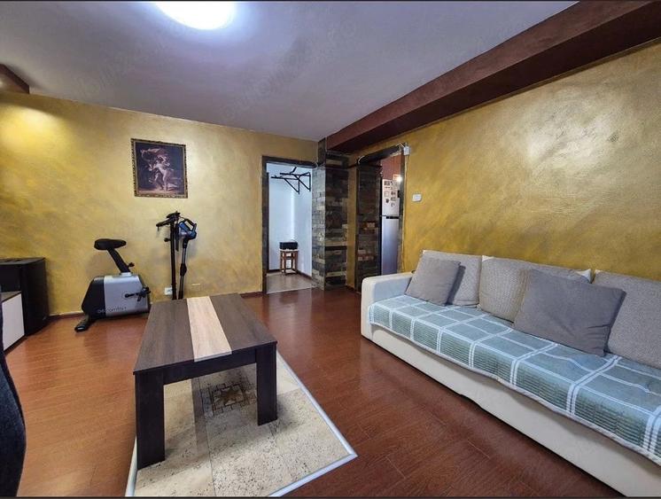 Apartament cu 3 camere decomandat în Brătianu