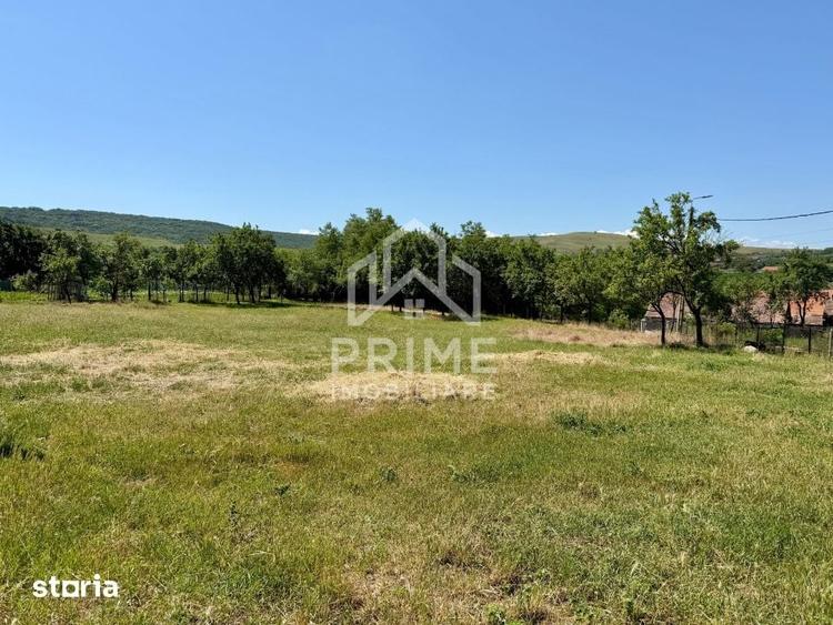 Teren de 2417 mp, în Central