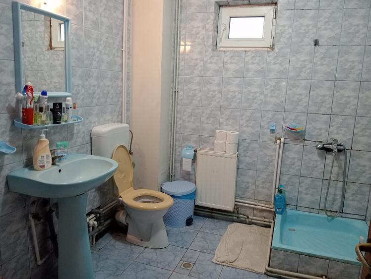 Casă cu 6 camere cu Canalizare în Tărtășești