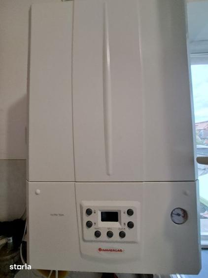 Apartament cu 3 camere semidecomandat în Central