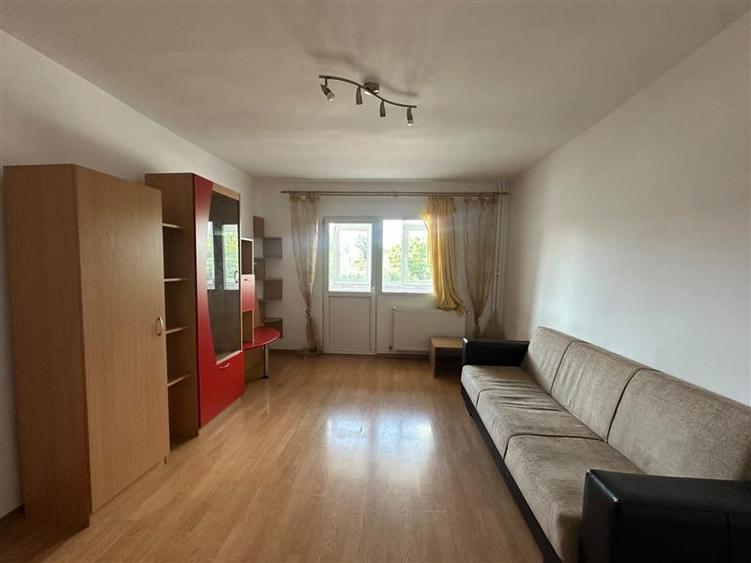 Apartament cu 2 camere decomandat în Gară