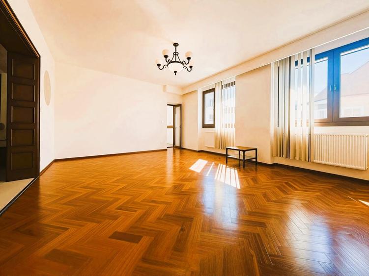 Apartament cu 3 camere decomandat, mobilat în Cotroceni