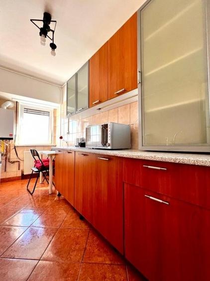 Apartament cu 2 camere decomandat, mobilat în P-ța Unirii