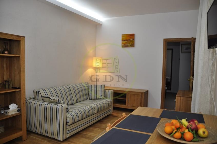 Apartament cu 2 camere semidecomandat, mobilat în Ultracentral