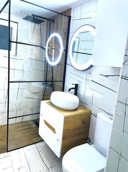 Apartament cu 3 camere decomandat în Crâng