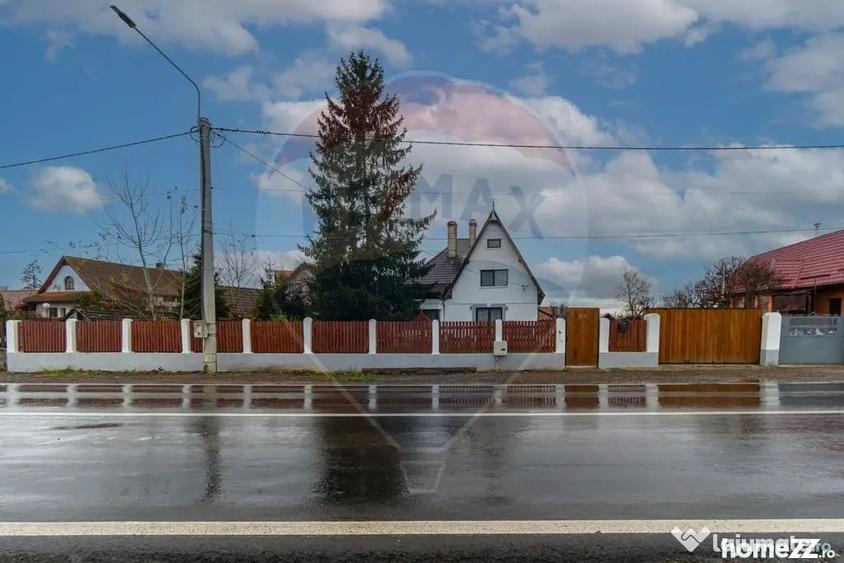 Casă cu 3 camere cu Teren 7150 Mp în Ozun