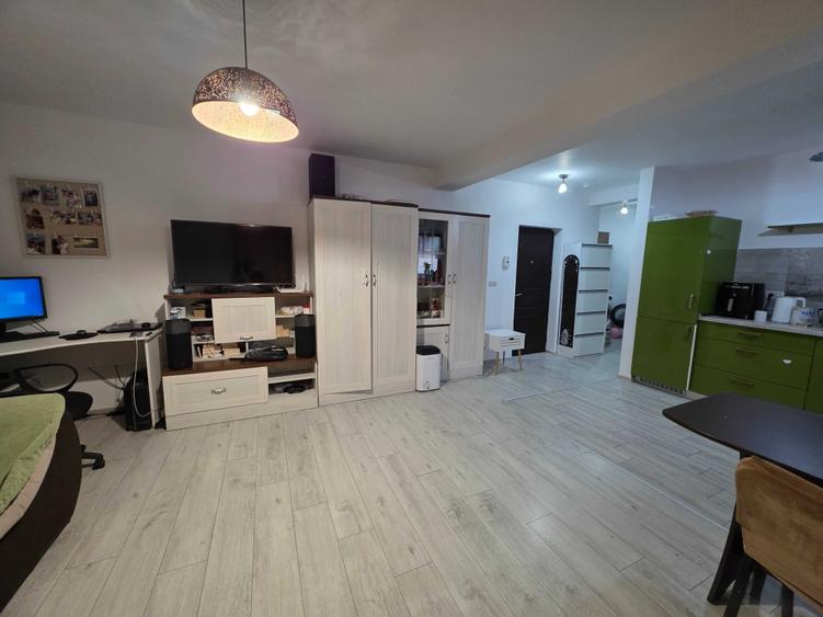 Apartament cu 2 camere semidecomandat în Giroc