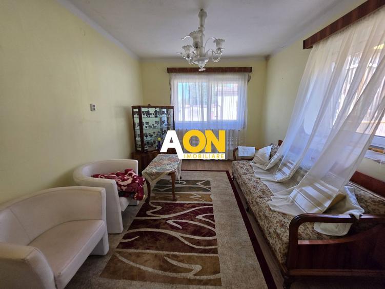 Casă individuală cu 4 camere cu Canalizare în Vințu de Jos