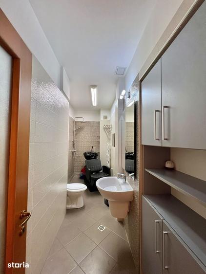 Apartament cu 5 camere în Romană