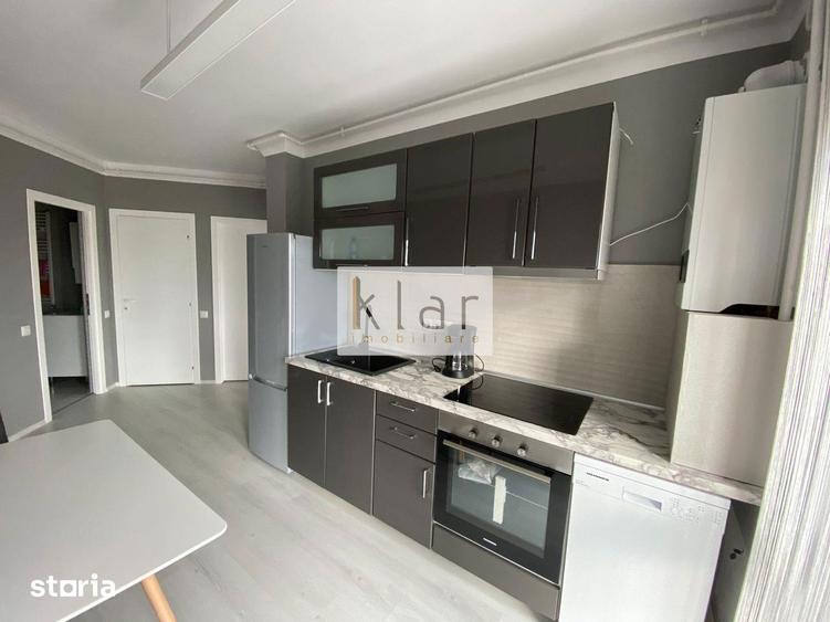 Apartament cu 3 camere semidecomandat, mobilat în Bulgaria