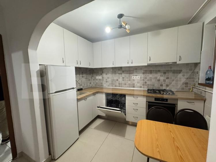 Oportunitate, apartament 2 camere, complet renovat, zona: Centrala, Horea - 3