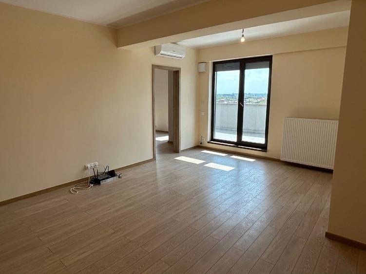 Apartament cu 3 camere semidecomandat, mobilat în Bucureștii Noi
