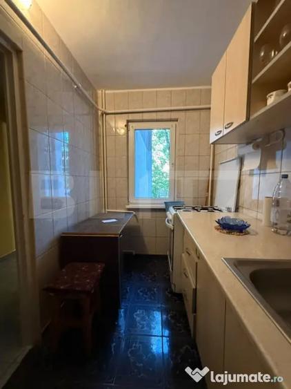 Apartament cu 2 camere decomandat în Micro 13